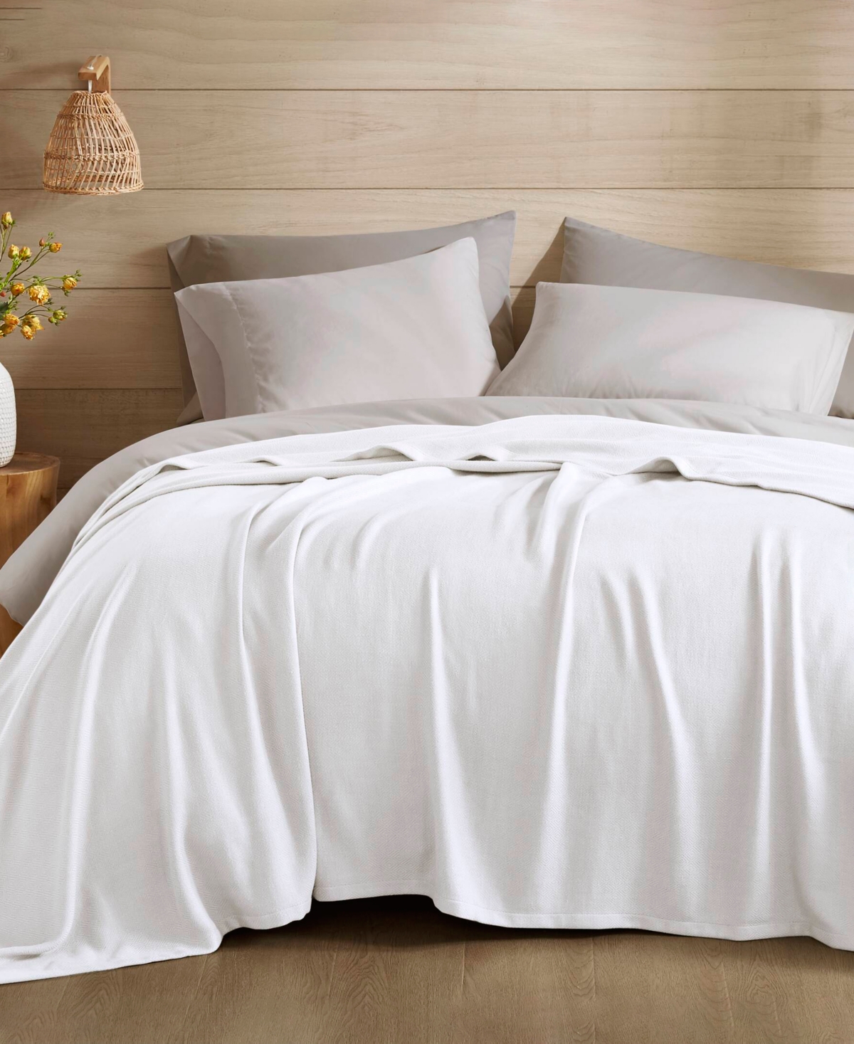 Madison Park Lightweight Breathable Blanket, Twin In White
