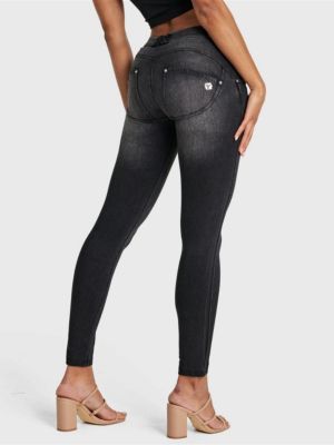 Women's Mid-Rise Snug Sculpting Skinny Jeans