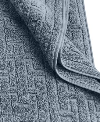 Sculpted Chain-Link Bath Towel, 30" x 56"