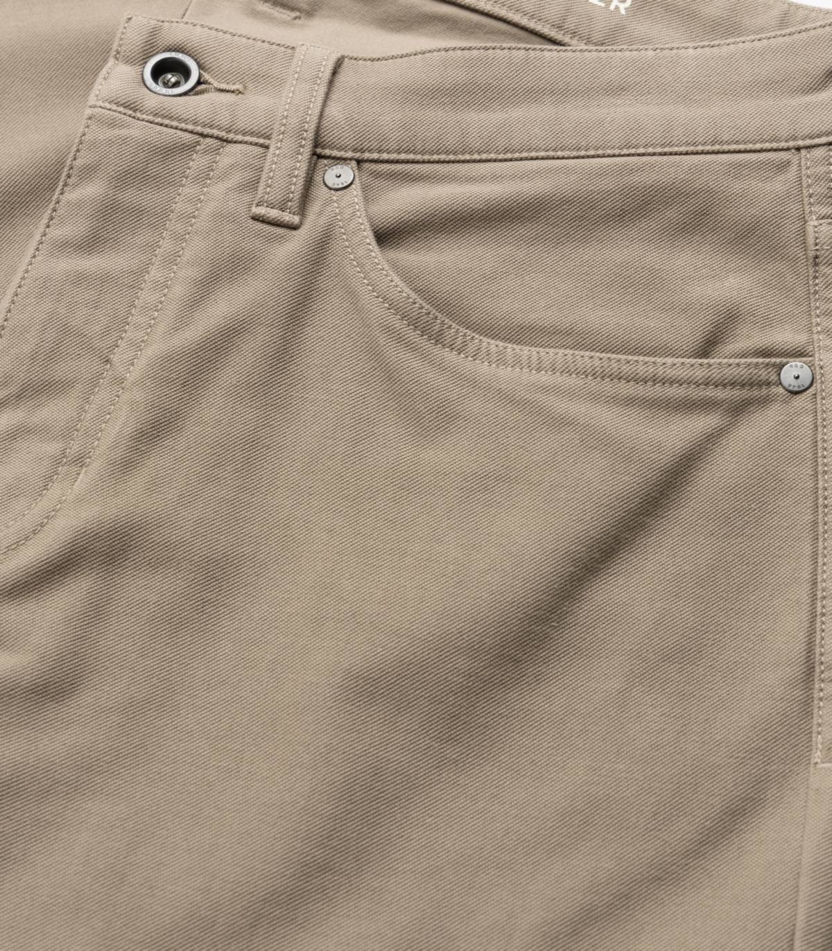 Rodd & Gunn Motion 2 Straight Jean In Brown