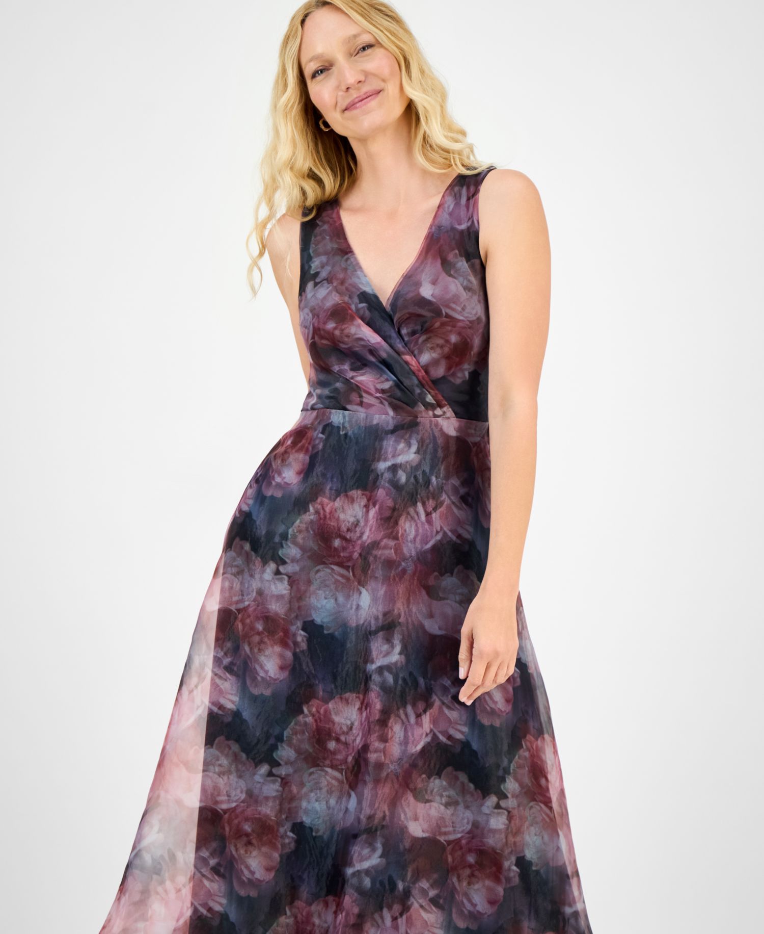 Women's Printed V-Neck Sleeveless Gown