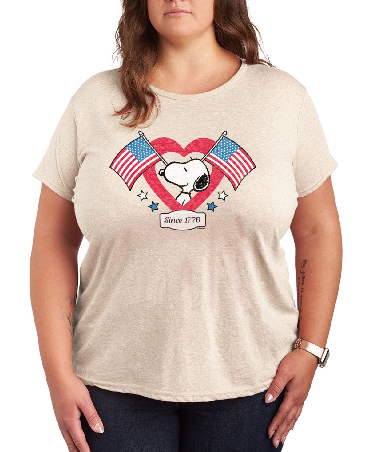 Plus Size Peanuts Snoopy American Flag Heart Graphic T-Shirt - Beige, Khaki