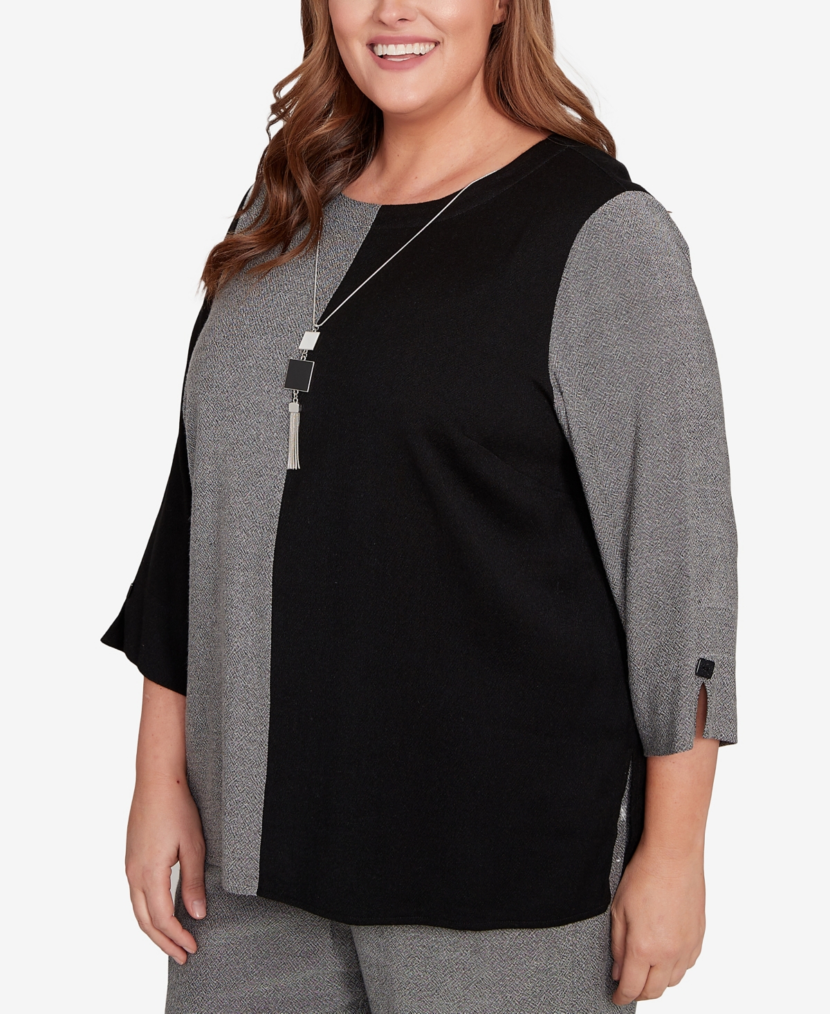Alfred Dunner Petite Santa Barbara Center Sliced Crew Neck Top With Necklace