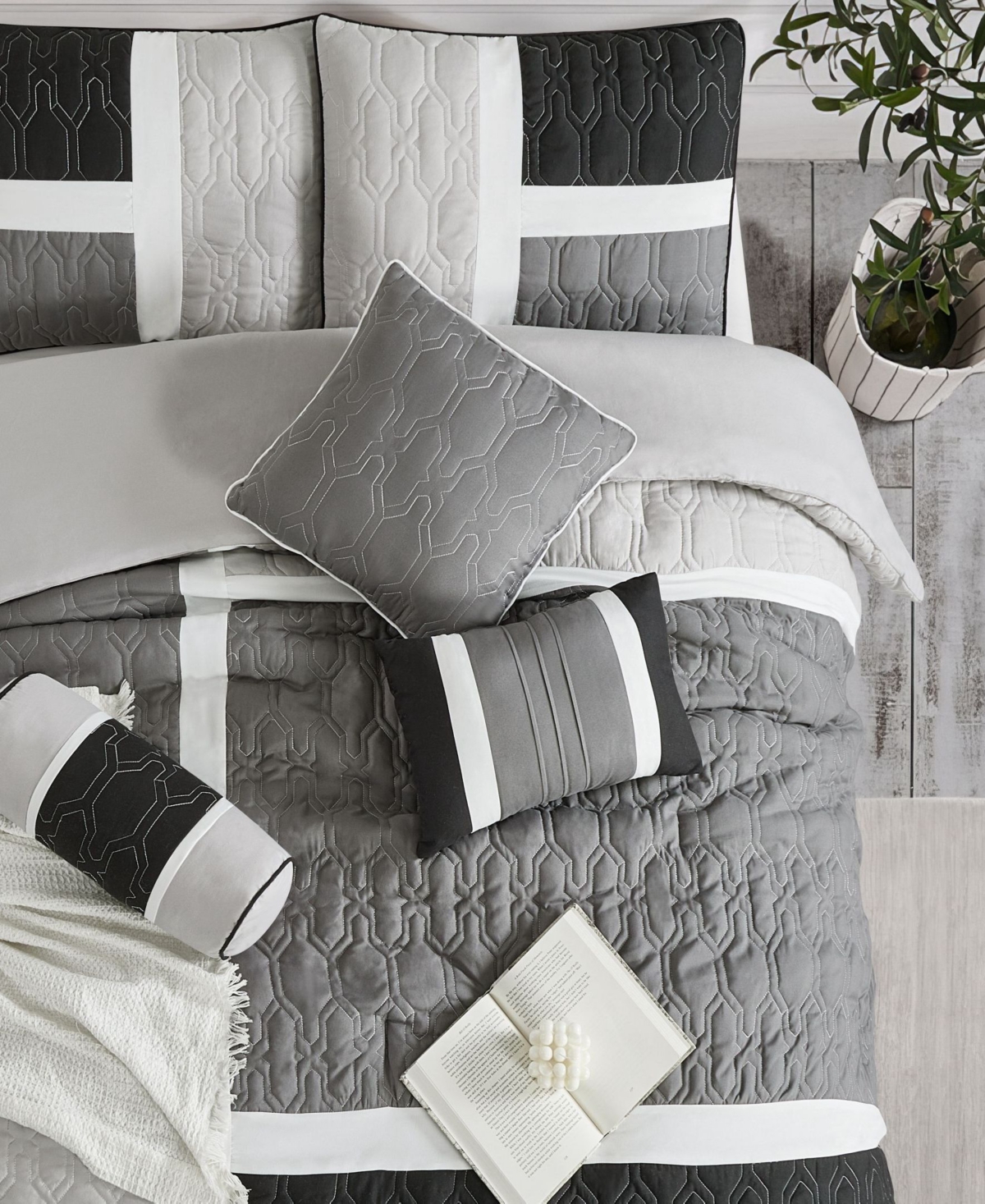 STRATFORD PARK NATALIA COLORBLOCK 7-PC. COMFORTER SET, KING 