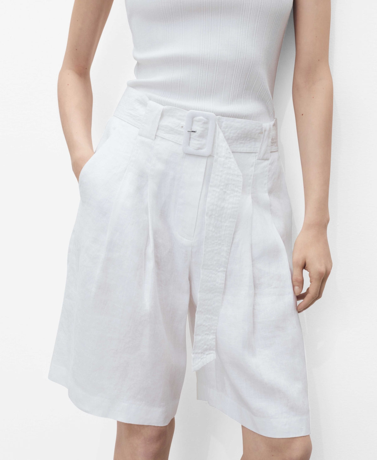 Women's Belt Linen-Blend Bermuda Shorts - White