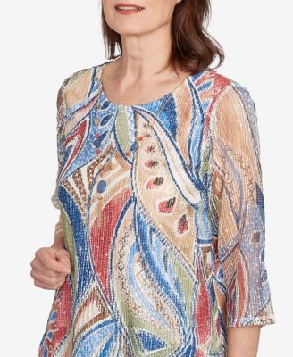 Petite El Paso Printed Leaf Textured Top with Necklace