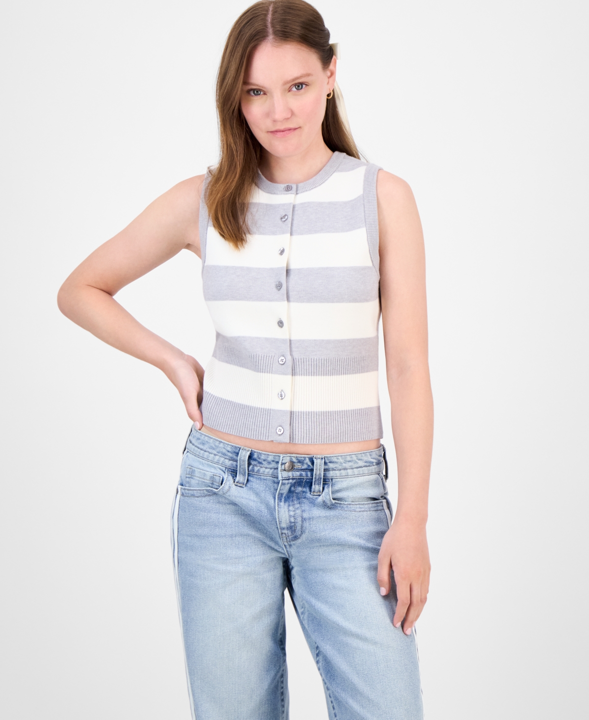 Juniors' Striped Crewneck Sweater Vest - Grey/White Stripe
