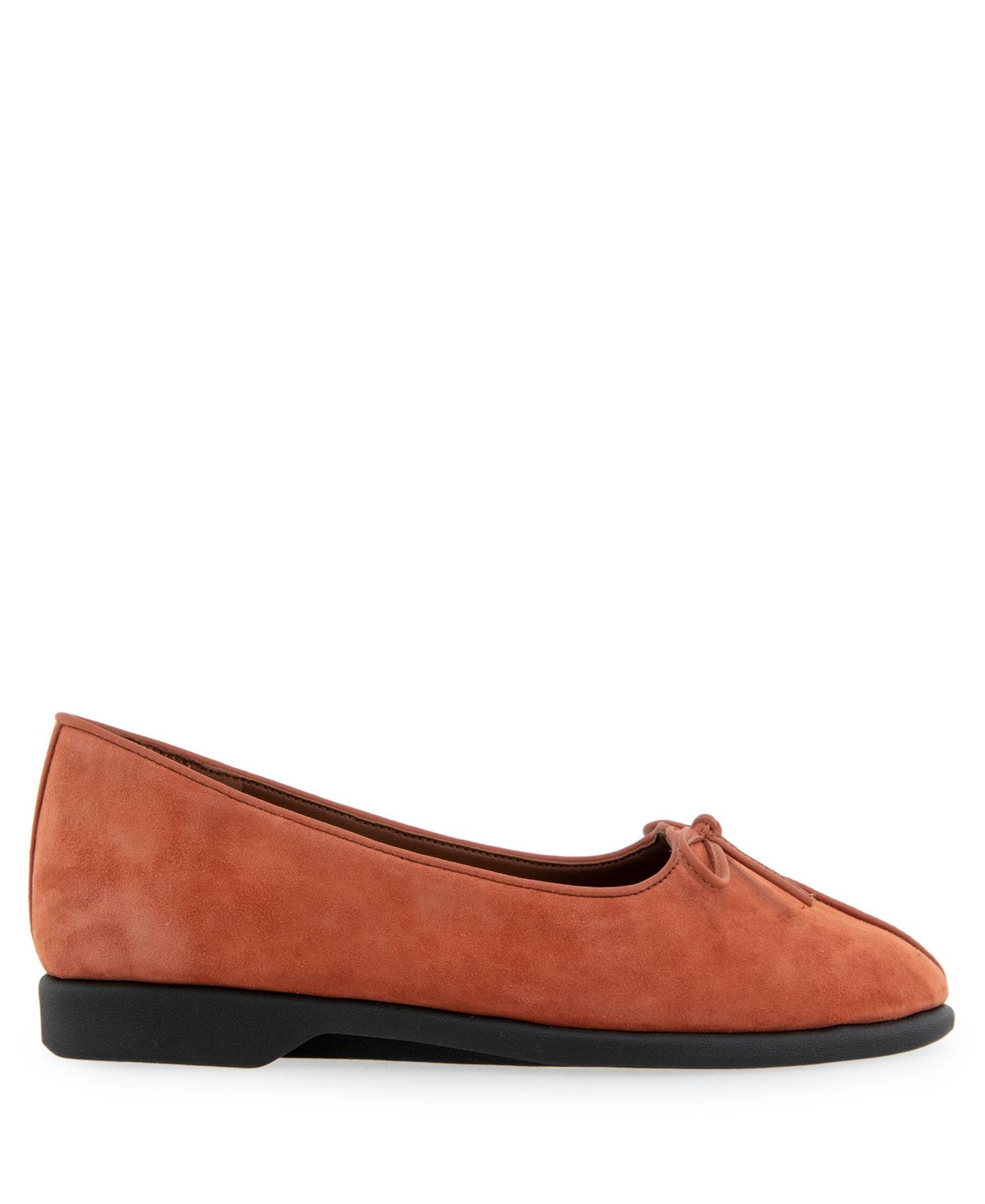 Women's Novia Tapered Toe Ballet Flats