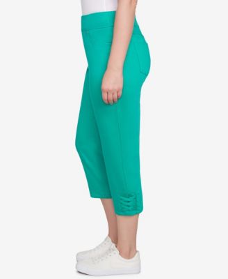 Petite Ladder Hem Soft Denim Capri Jeans