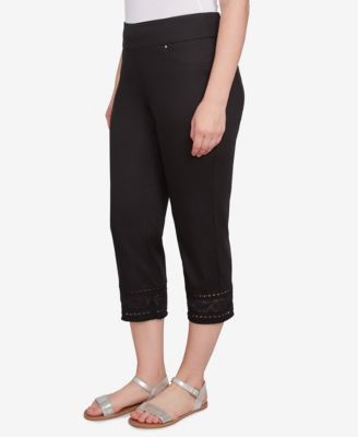 Petite Lotus Lace Soft Denim Capri Jeans