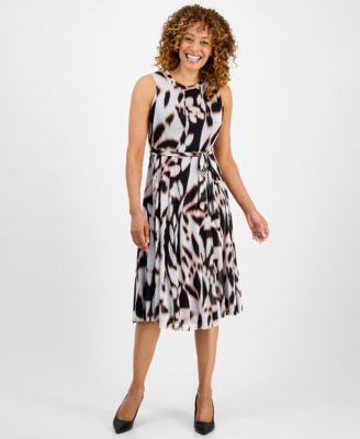 Sandra Darren - Petite Tiered Printed Midi Dress