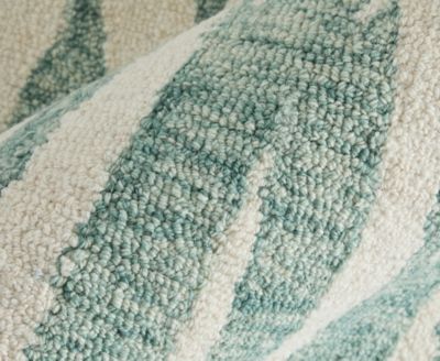 Wallace 8A40F 2'x3' Area Rug