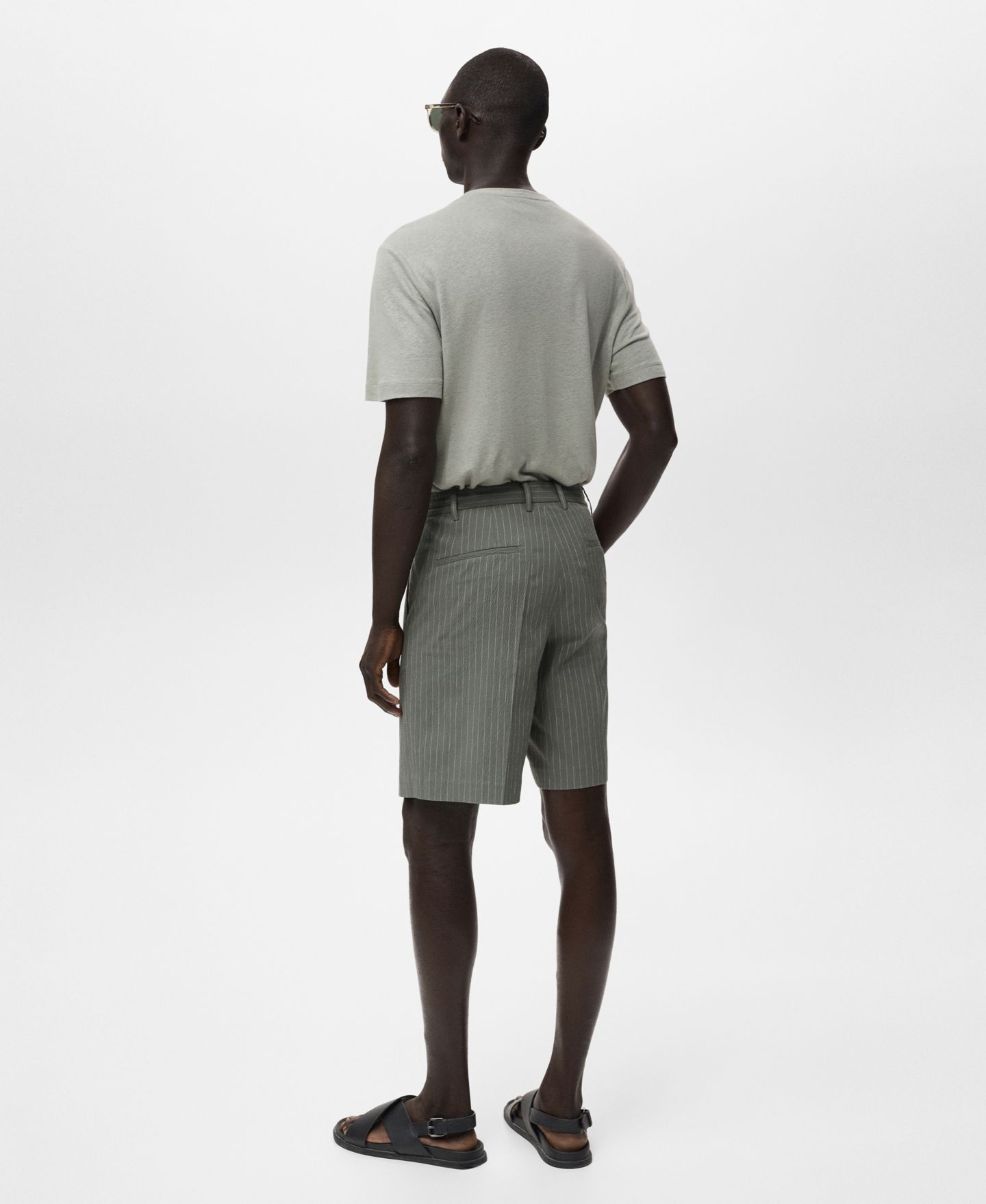 Мужские шорты Mango Slim-Fit Chino Cotton Bermuda, цвет: Серый — фото 3