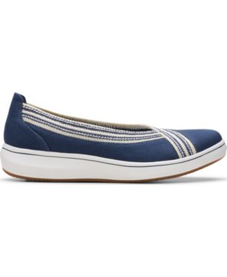 Women's Cloud Steppers Breeze Sky Air Closed Toe Shoes