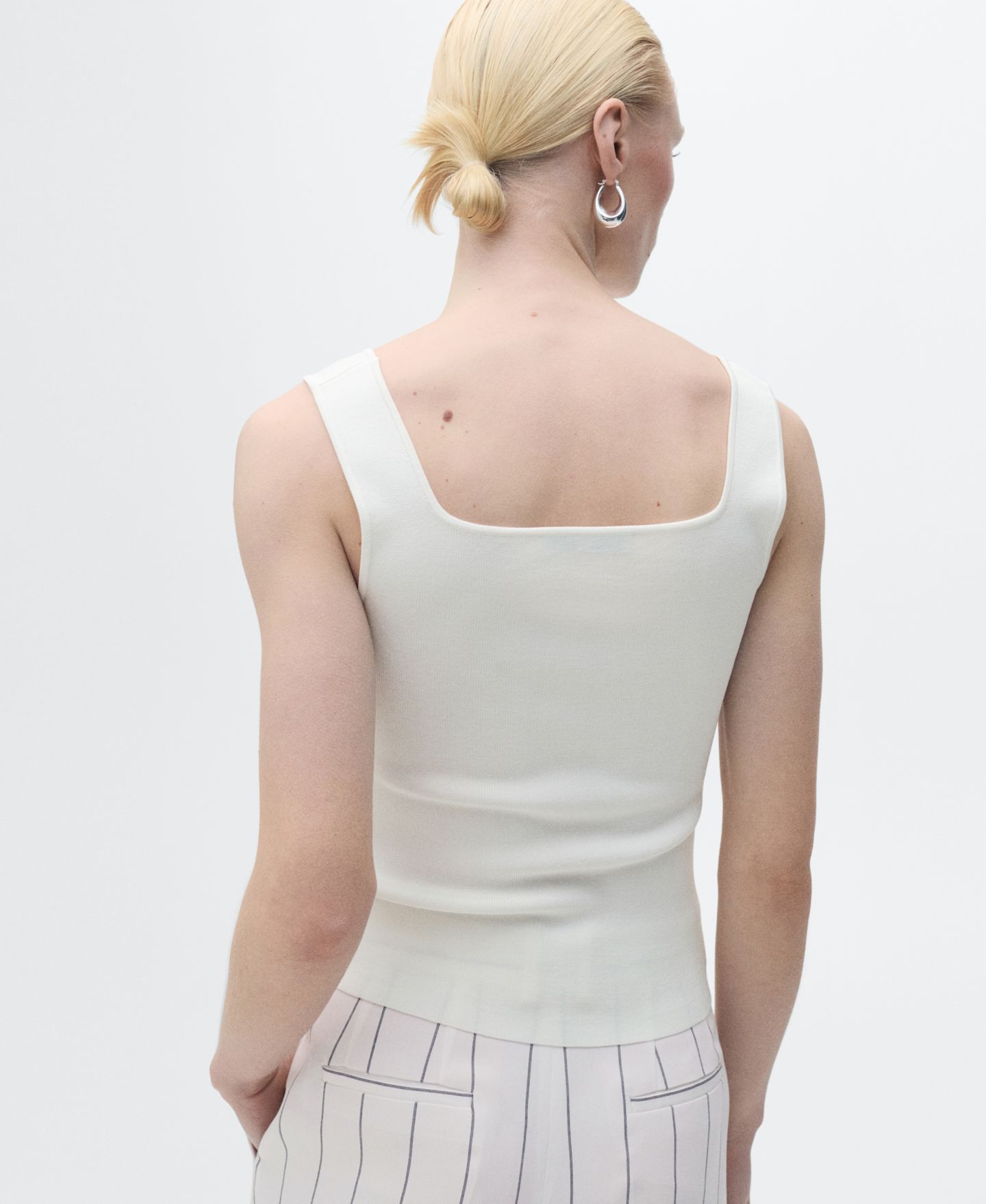 Женский топ Mango Low Neckline Fine-Knit, цвет: Молочный белый — фото 2
