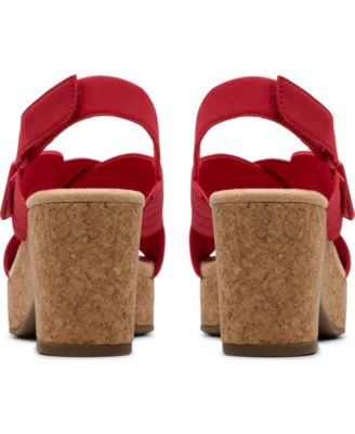 Collection Nerisa West Buckle Wedge Sandals