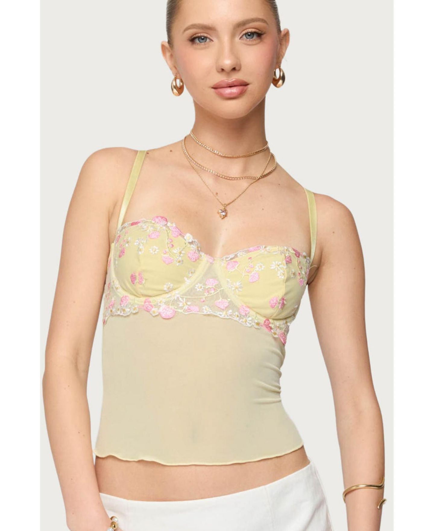 Женский топ Edikted Embroidered Floral Sheer Bra Top, цвет: Жёлтый — фото 1