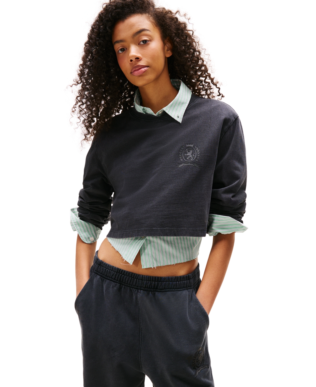 Tommy Jeans Women's Cotton Notch-collar Relaxed Crop Crest T-shirt In Black