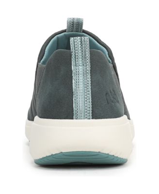 Women's Pursuit Round Toe Slip On Sneakers