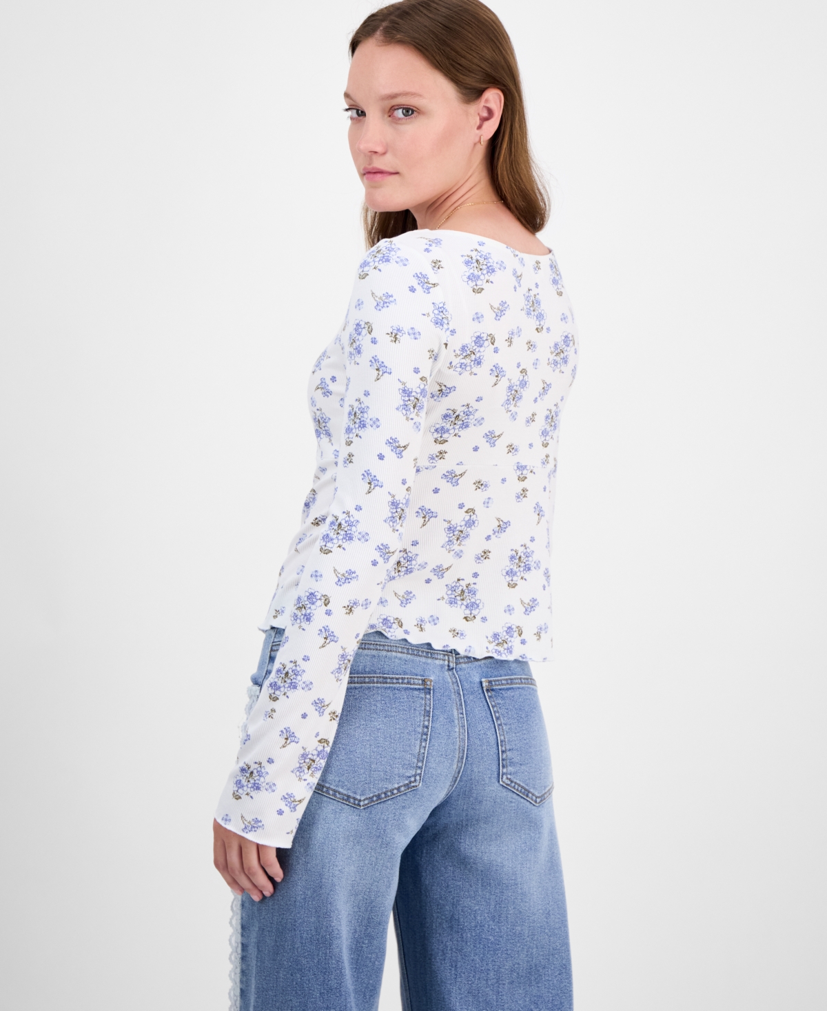 Self Esteem Self-esteem Juniors' Printed V-neck Rib Knit Long Sleeve In White