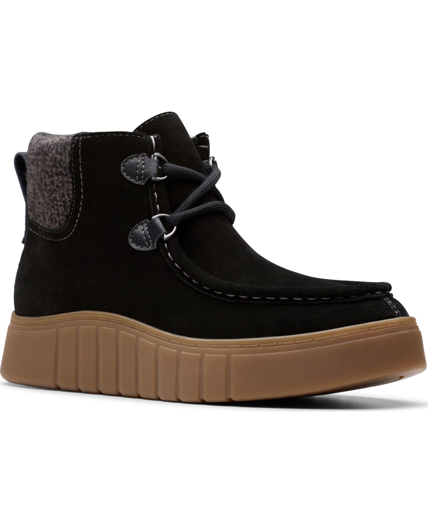 Женские ботинки Clarks Mykah Izzy Cozy Lace-Up Booties, цвет: Чёрный замшевый — фото 1