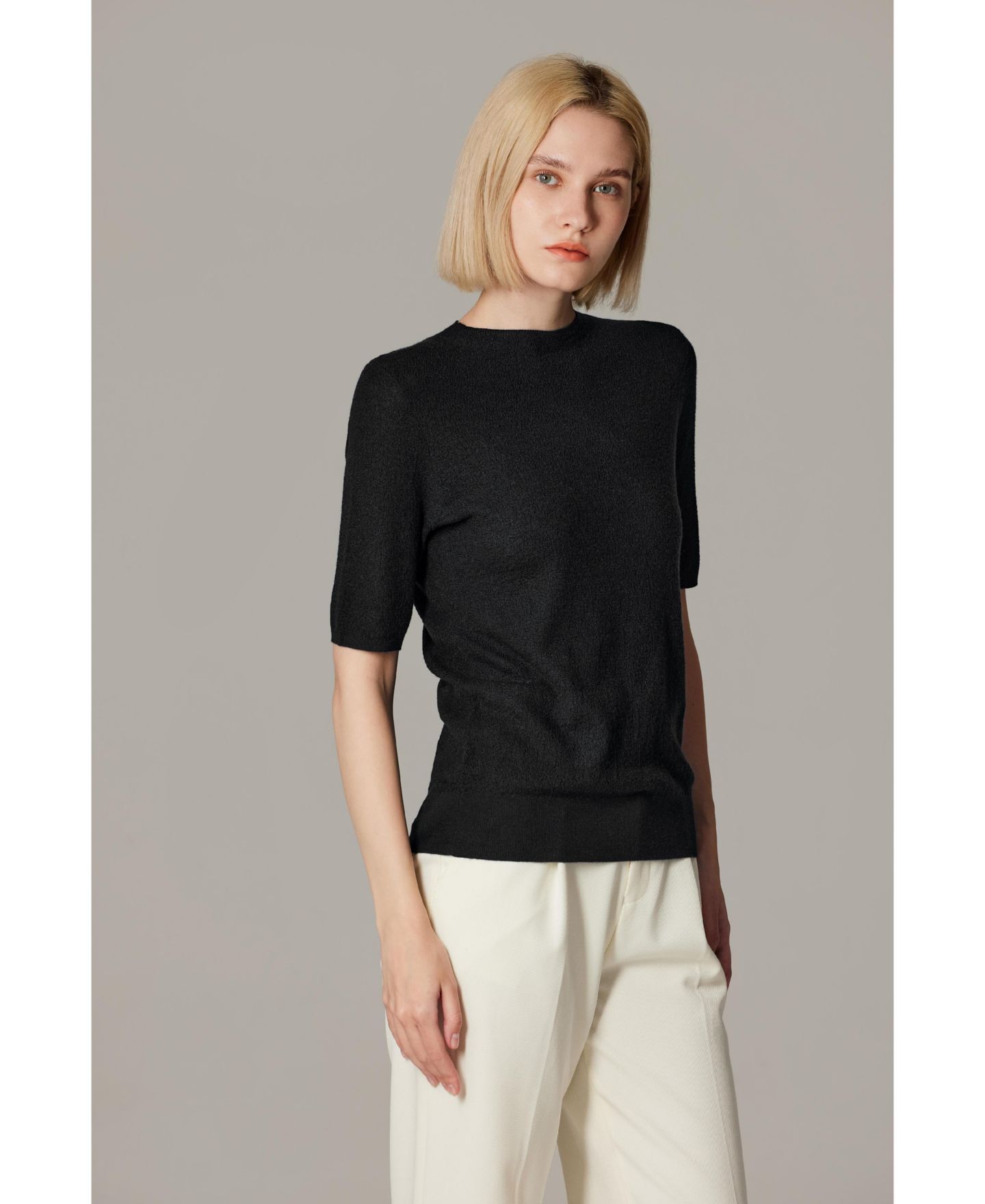Женский свитер JENNIE LIU Funnel Neck Short Sleeve Sweater 75% Merino Wool 25% Silk Ultra Soft Fine-gauge Knit Top Machine Washable, цвет: Чёрный — фото 2