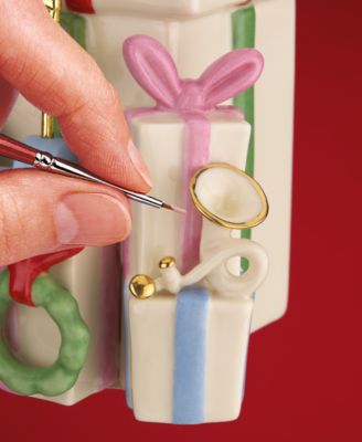 Grinch Gets the Gifts Figurine