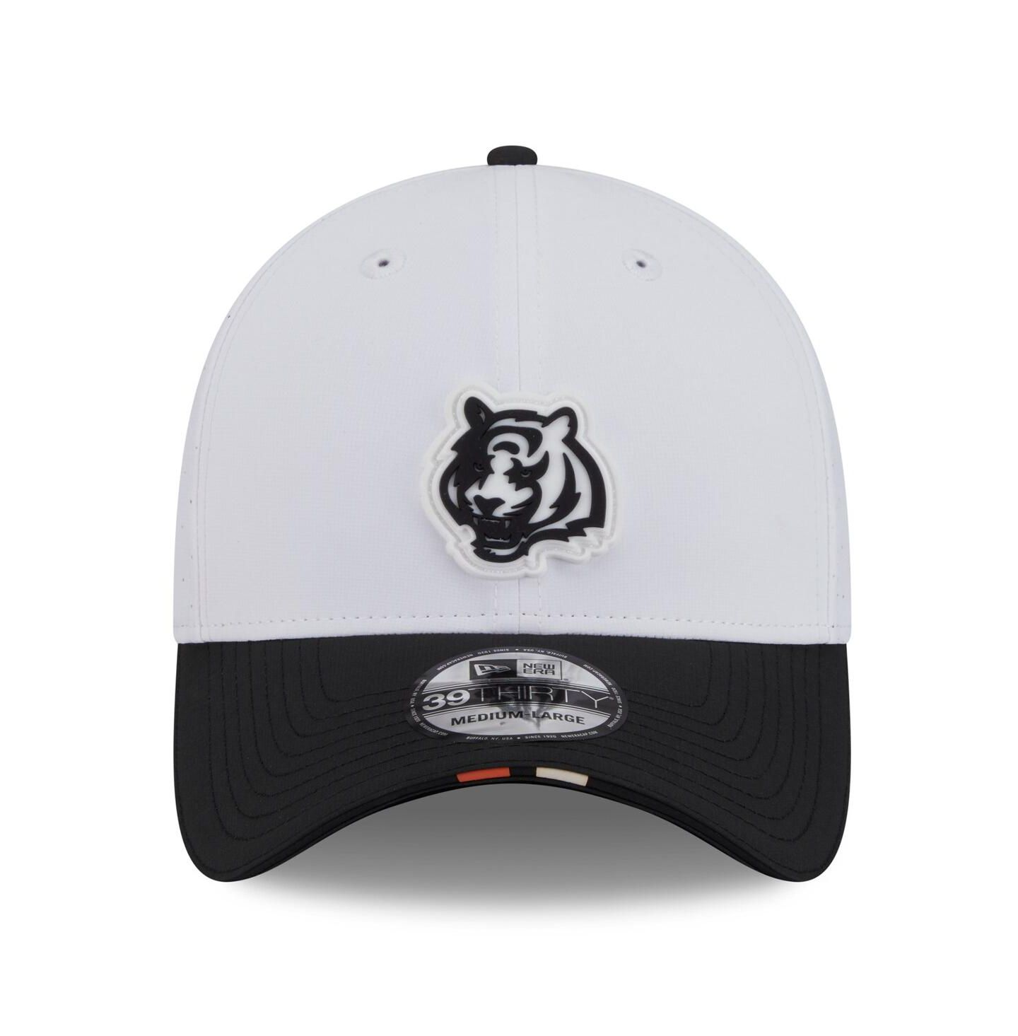 Мужская кепка New Era White/Black Cincinnati Bengals 2025 NFL Training Camp 39THIRTY Flex Hat — фото 2