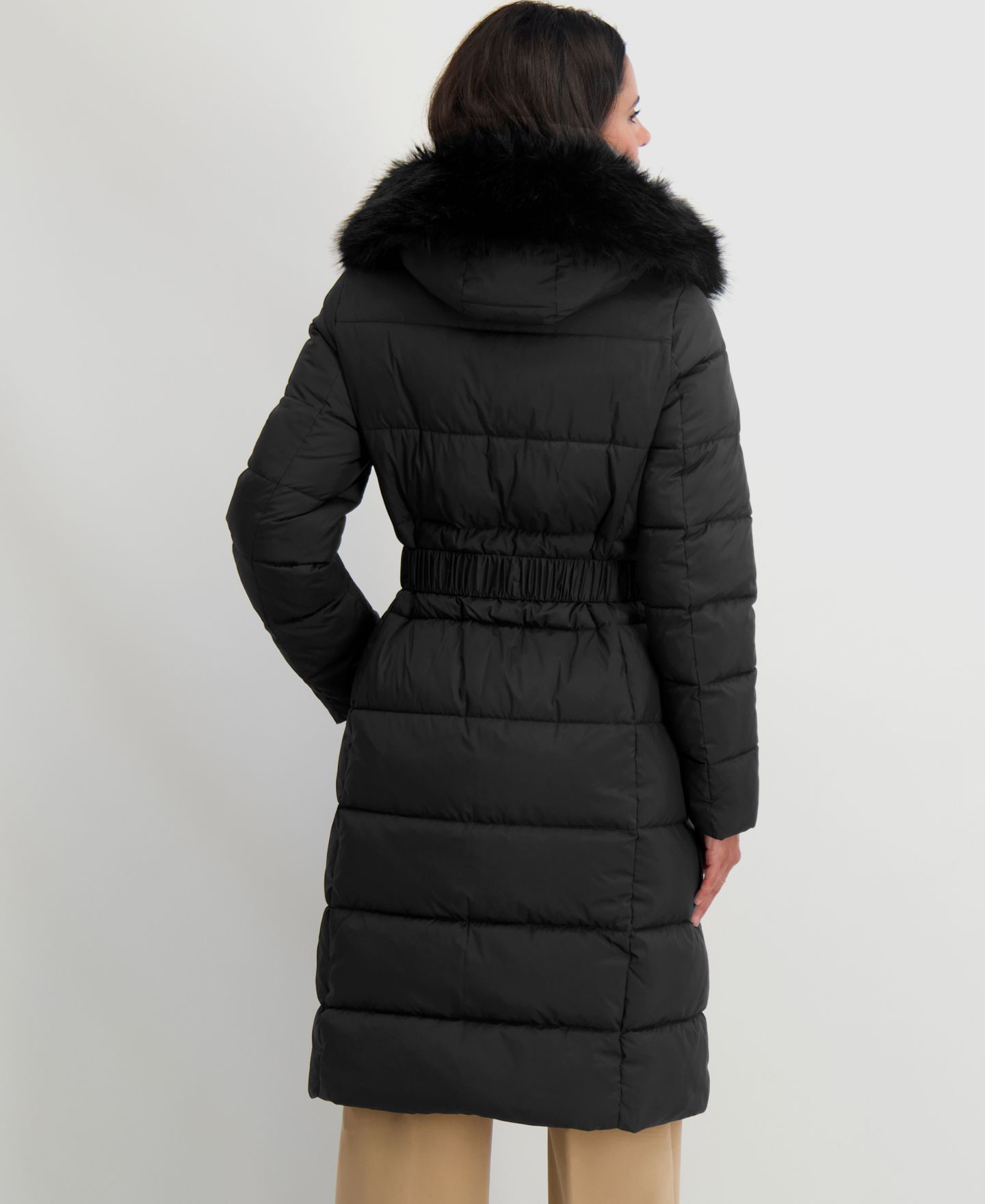 Женская куртка Tahari Faux-Fur-Trim Hooded Belted Puffer, цвет: Чёрный — фото 2