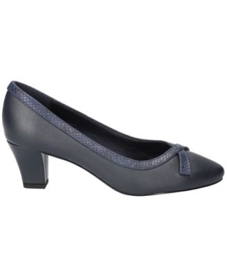 Women's Kata Round-Toe Slip-On Pumps