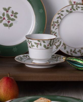 Holly & Berry Gold Set of 4 Cups, 8 oz.