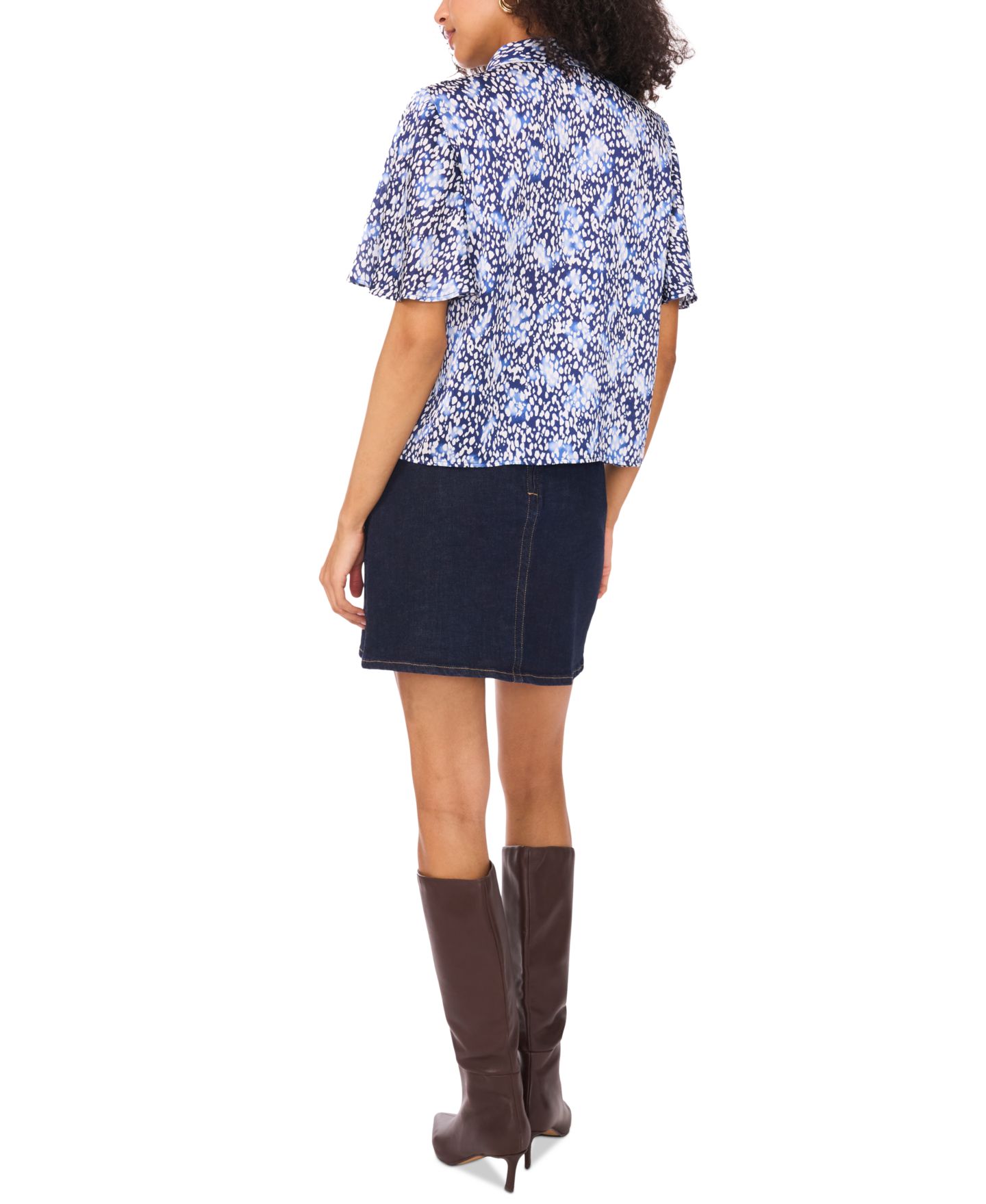Женская блузка Vince Camuto Printed Flutter-Sleeve Button, цвет: Тёмно-синий — фото 4
