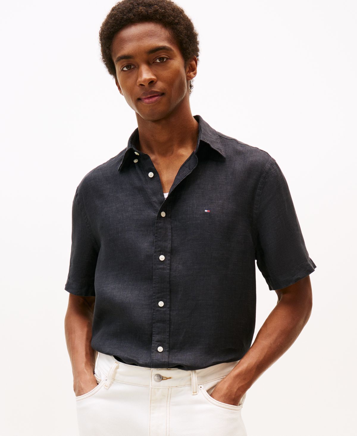 Мужская льняная рубашка обычного покроя с коротким рукавом