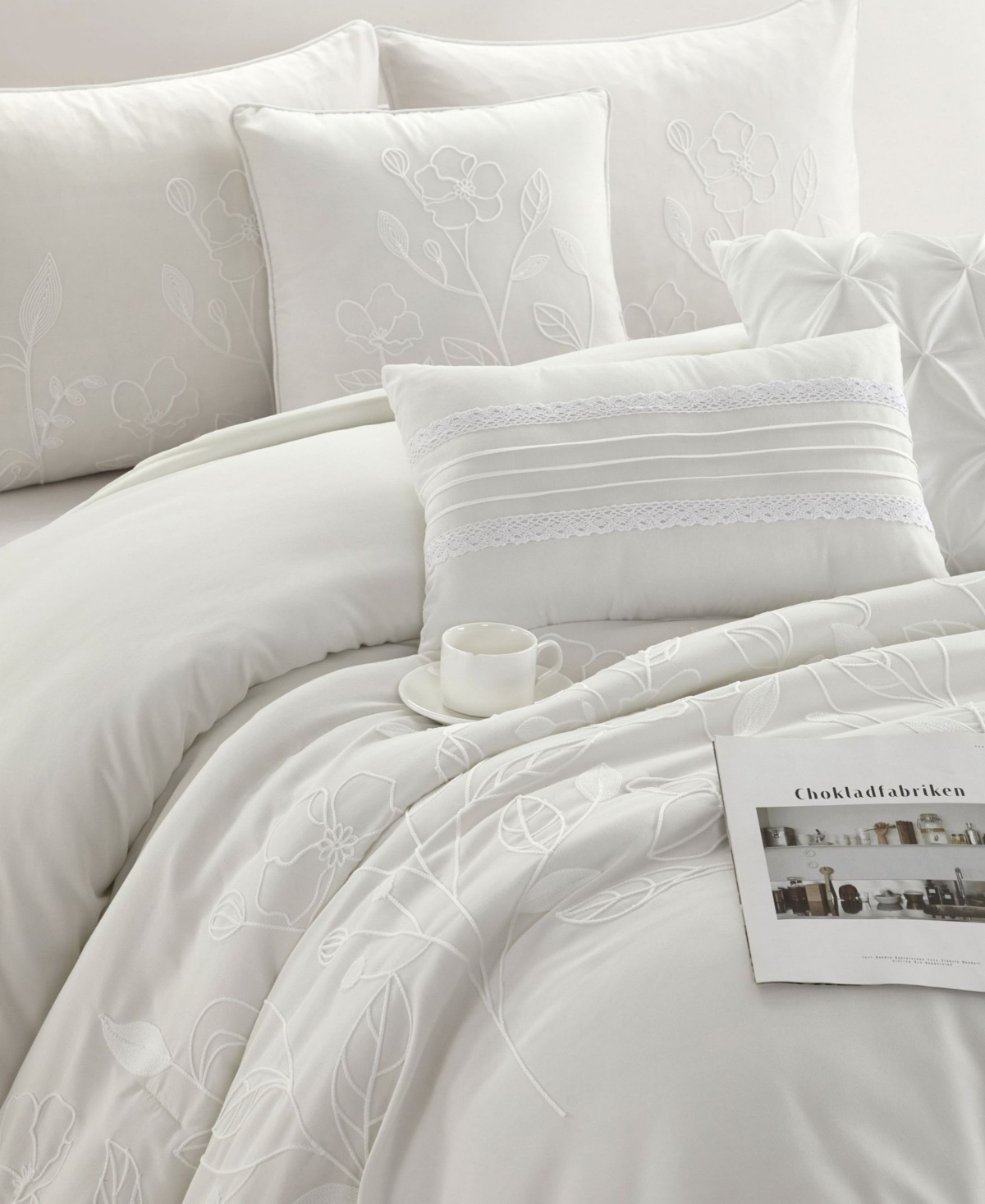 Stratford Park Safina Floral 7-pc. Comforter Set, Queen In Sand