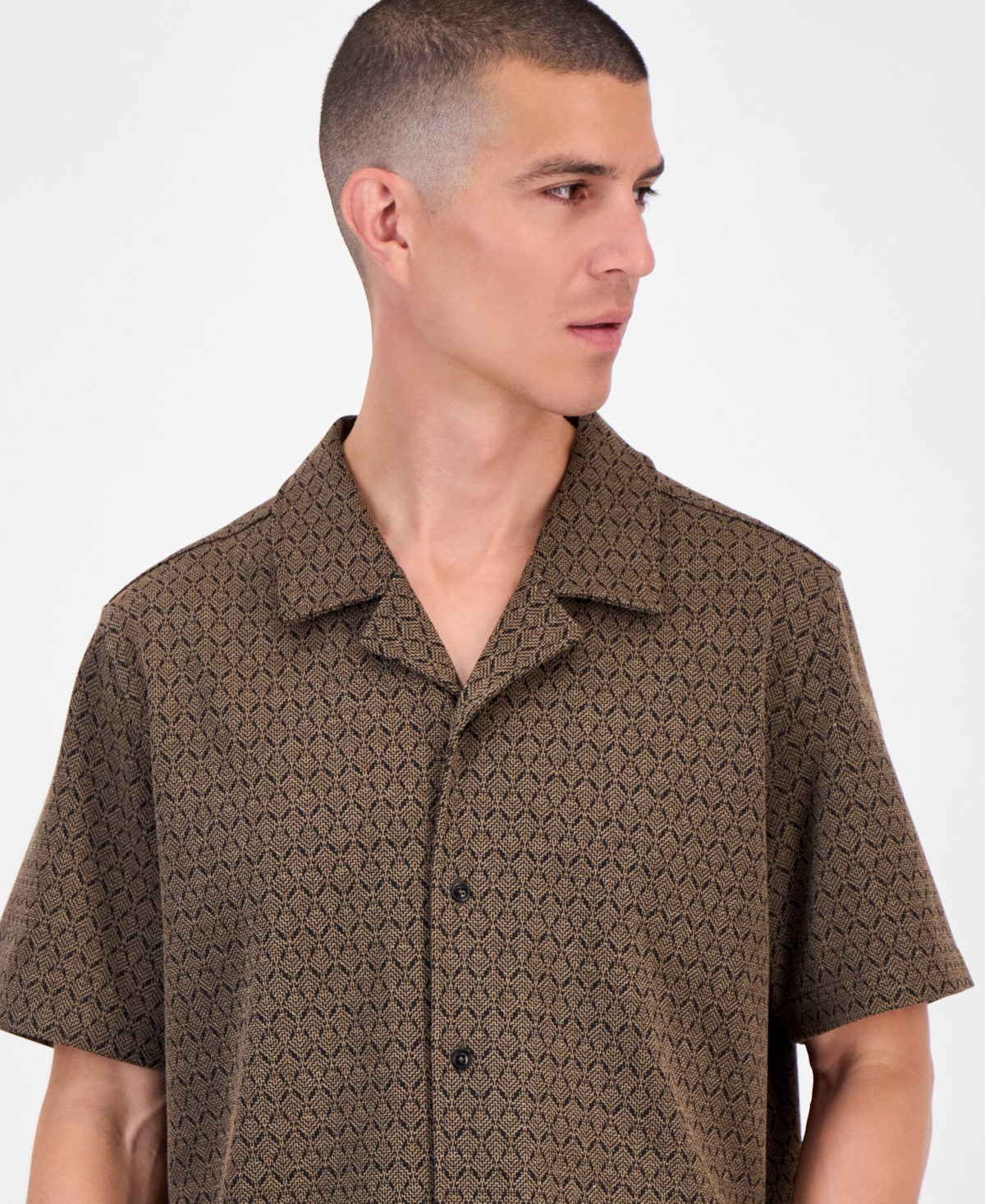 Guess Marcos Short Sleeve Jacquard Pattern Button-front Camp Shirt In Brown