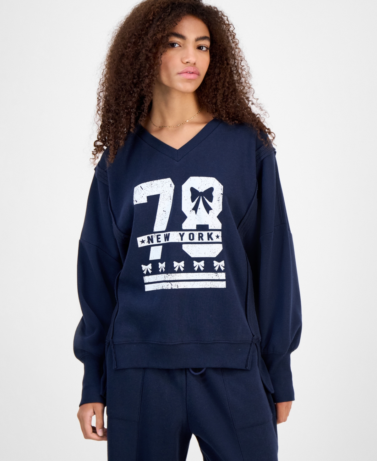 Planet Heart Planet Gold Juniors' Oversized Graphic-print Sweatshirt In Blue