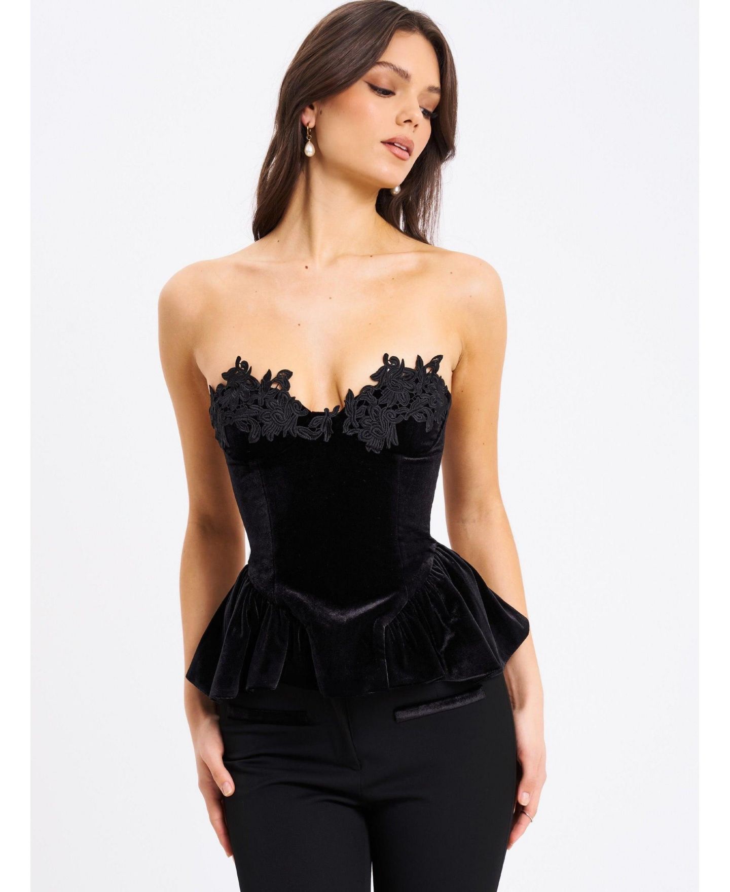 Женский топ Miss Circle Qiara Black Velvet Peplum with Lace Trim, цвет: Чёрный — фото 7
