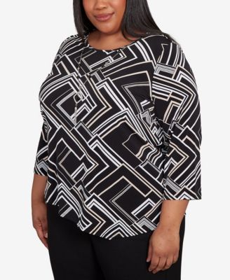 Plus Size As Usual Geometric Textured Top with Necklace
