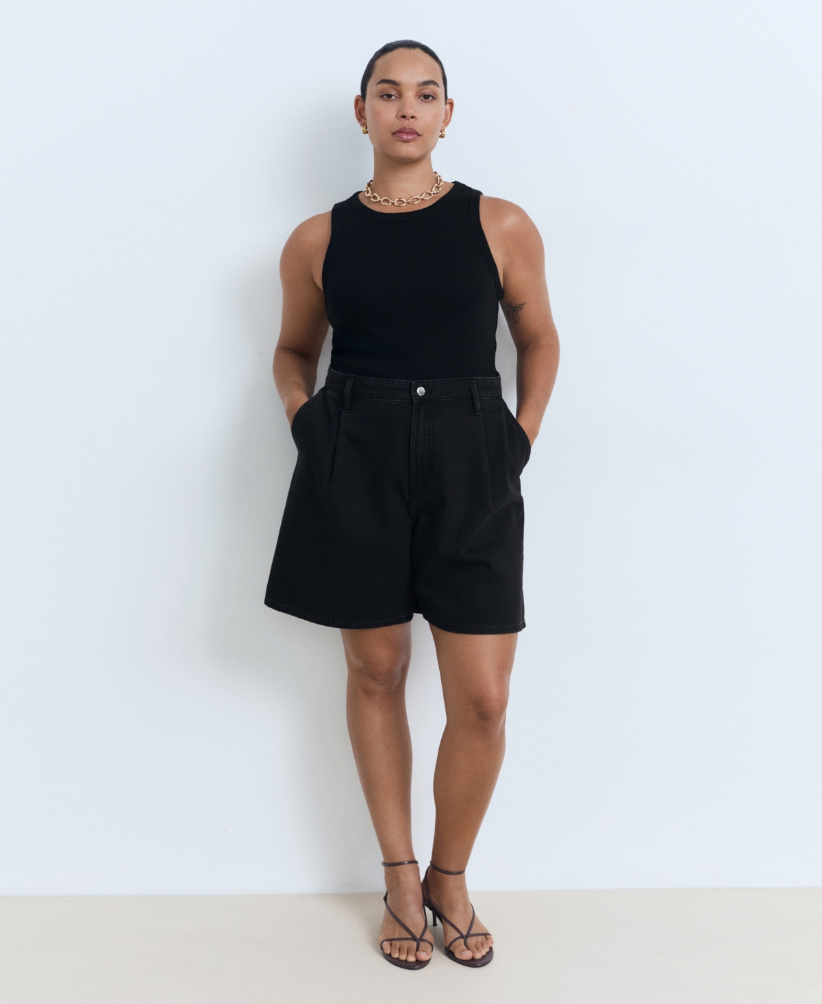 Women's Mid-Rise Pleated Denim Bermuda Shorts - Black Denim