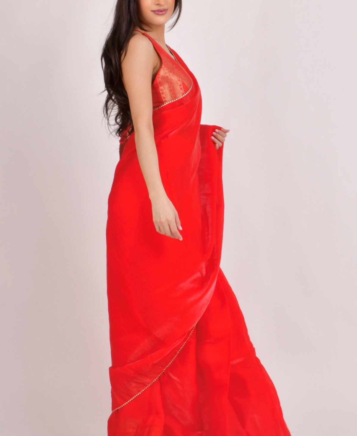 Raas Women's Jacquard Pre-Stitched Saree