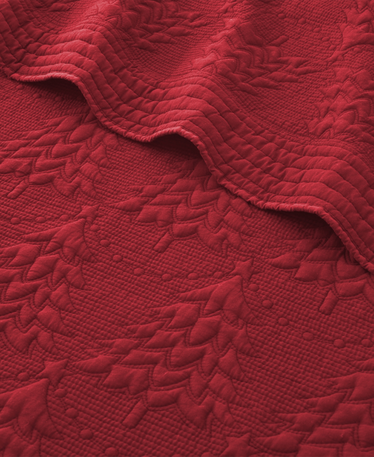Levtex O Christmas Tree Reversible Quilted Throw, 50" X 60" In Red