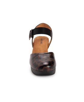 Women's Merritt Closed Toe Quarter Strap Shoe