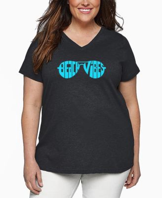 Plus Size Beach Vibes Word Art V-Neck T-Shirt