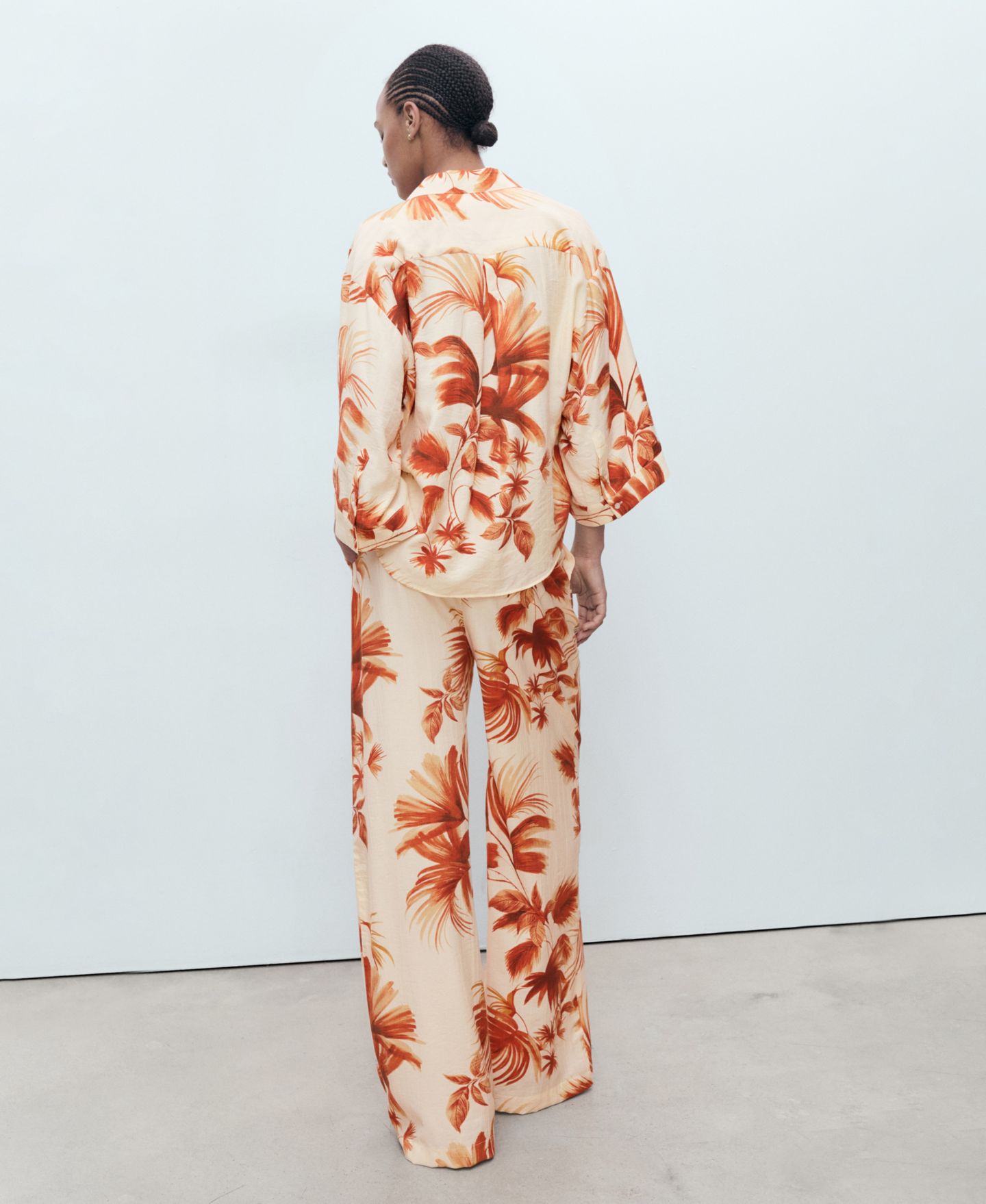 Женская блузка Mango Palm Tree Print Three-Quarter Sleeve, цвет: Молочный белый — фото 2