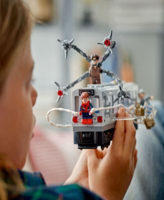 LEGO Marvel Spider-Man vs. Doc Ock Subway Train Scene 76321, 393 Pieces