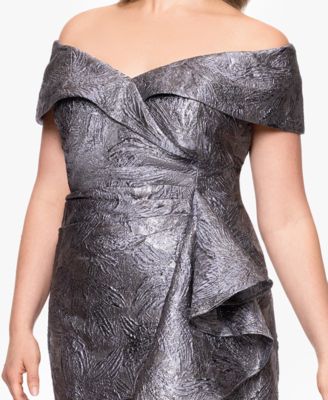 Plus-Size Brocade Sweetheart Neck Gown