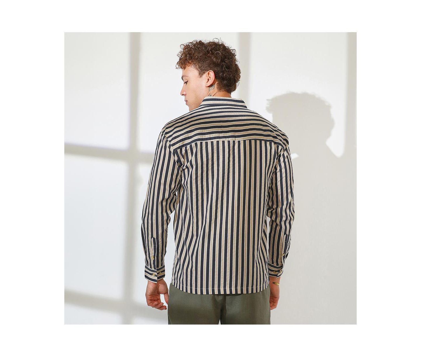 Мужская рубашка Cahoot Campus Sutra Navy Blue & Khaki Beige Candy Striped Oversized, цвет: Синий — фото 8