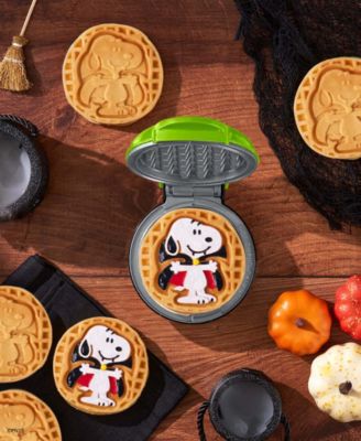 Peanuts Snoopy Vampire Mini Waffle Maker