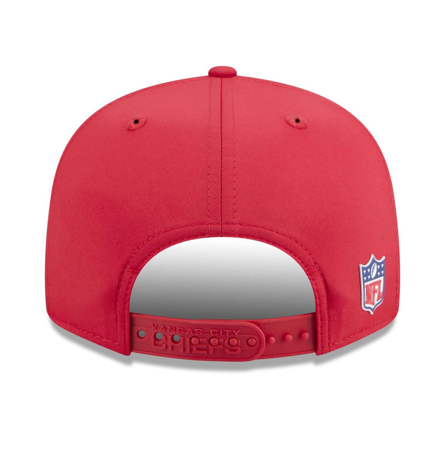 Мужская кепка New Era Red Kansas City Chiefs 2025 Sideline Split Panel 9FIFTY Snapback Hat — фото 2
