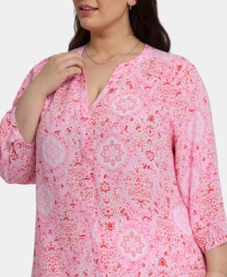 Plus Size Pintuck V-neck Top